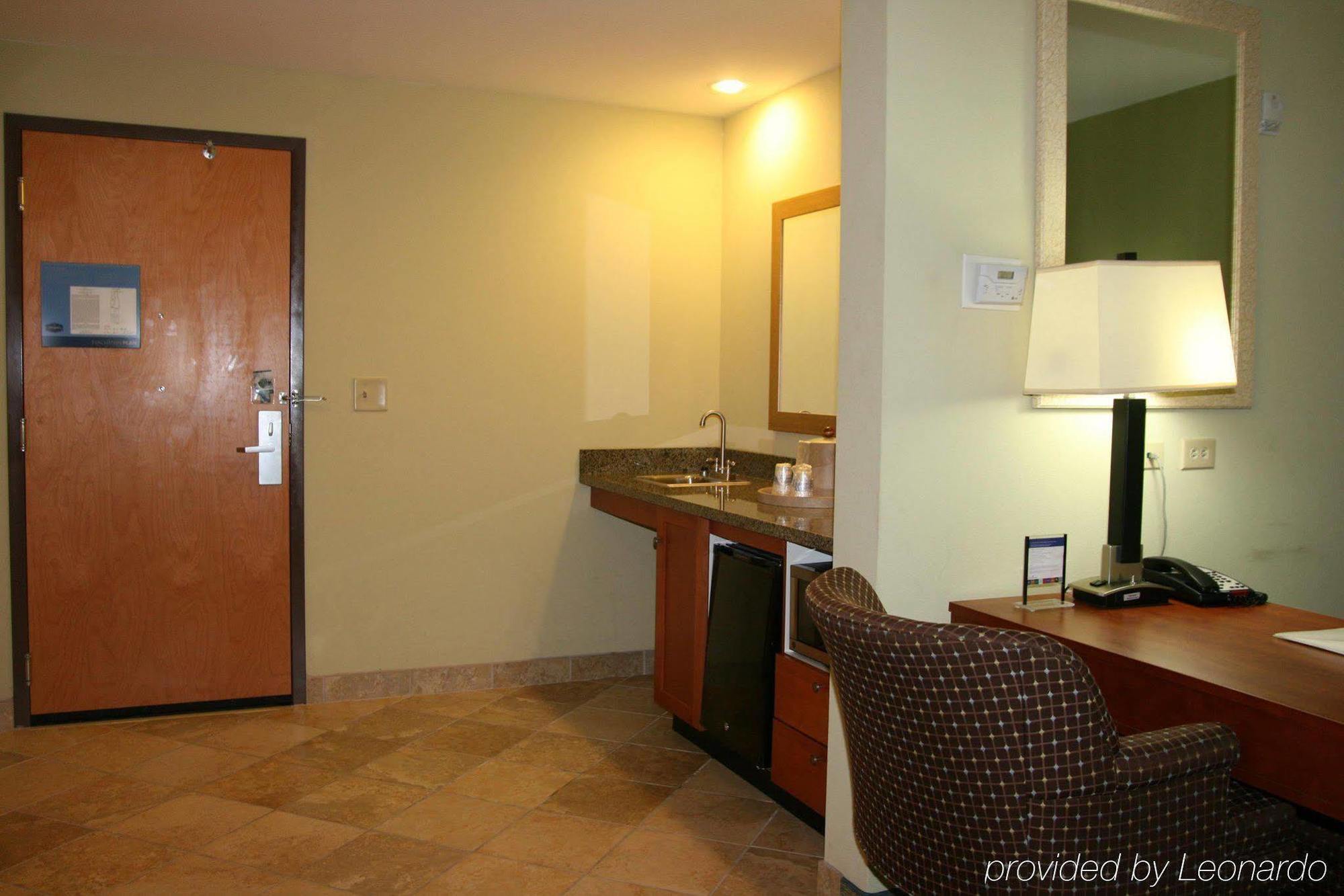 Hampton Inn & Suites Birmingham Airport Area Irondale Szoba fotó
